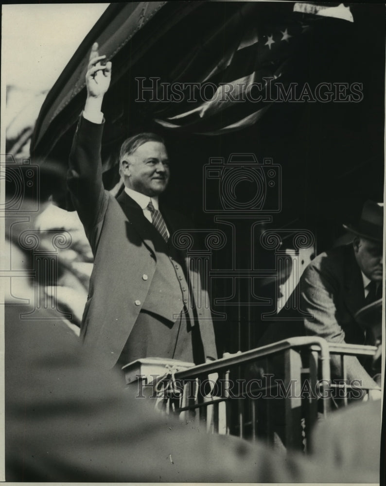 1928 Press Photo Herbert Hoover Republican candidate at his home town, Palo Alto- Historic Images