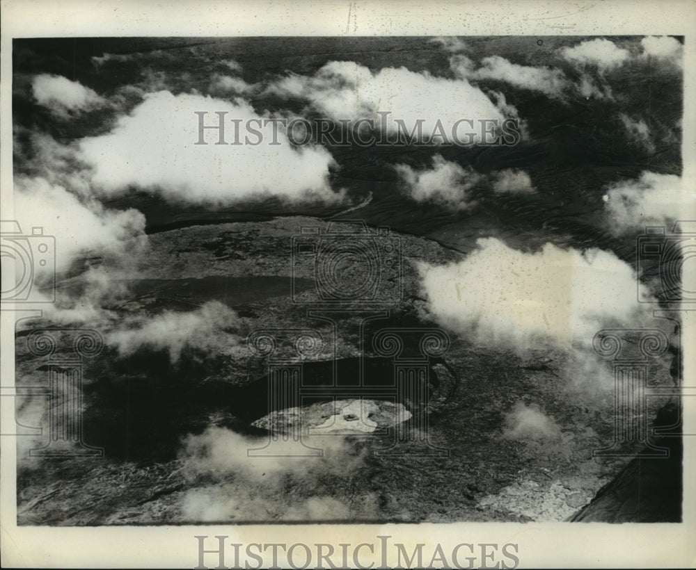 1929 Press Photo Crater Pit in Kilauea Volcano in Hawaii - mjz02917- Historic Images