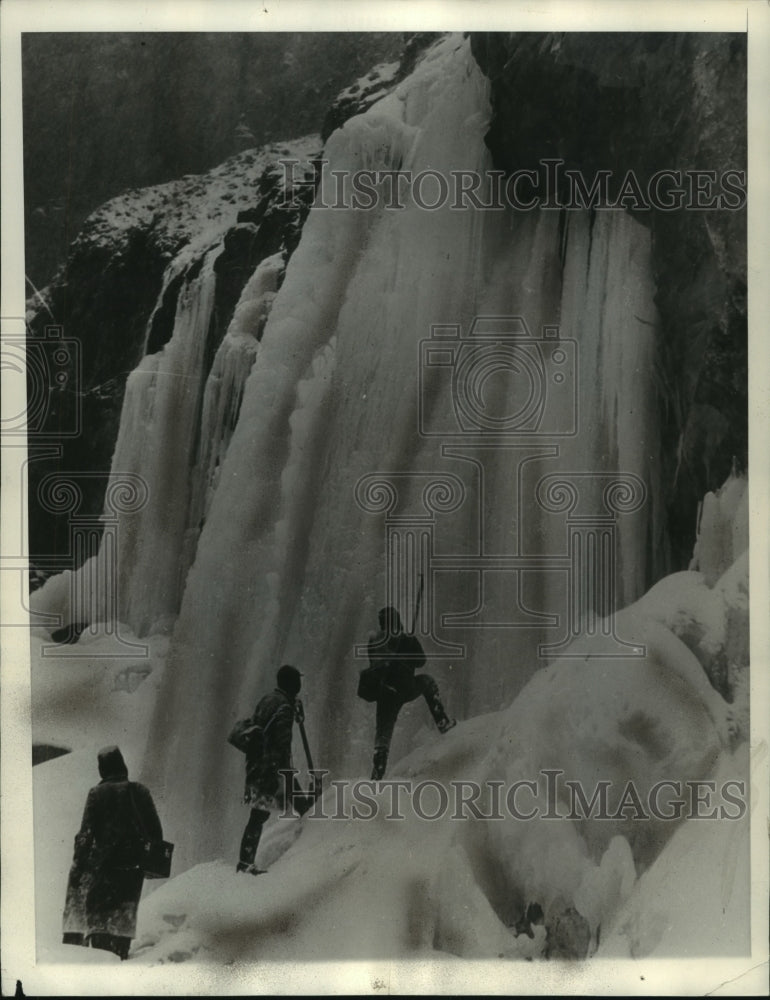 1936 Press Photo Hikers at Base of Japan&#39;s Frozen Kegon Falls - mjz03122- Historic Images