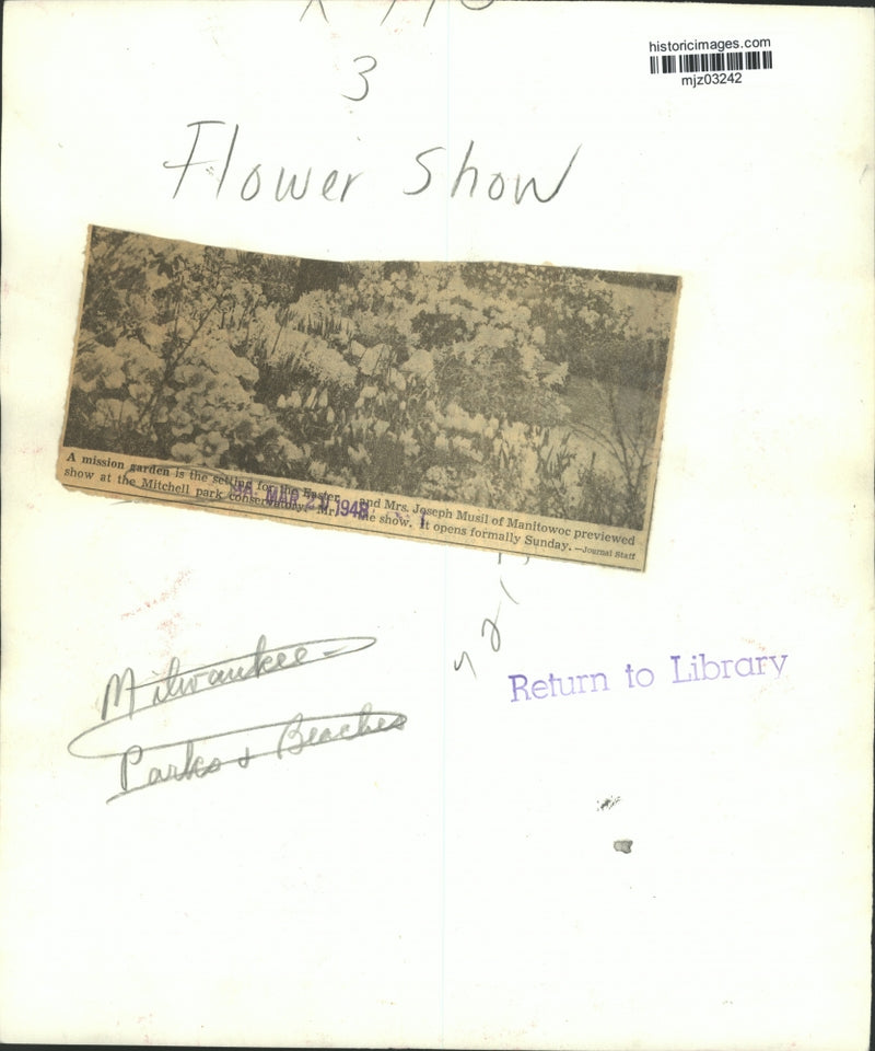 Load image into Gallery viewer, 1948 Press Photo Mitchell Park Conservatory mission garden in Milwaukee, Wis.
