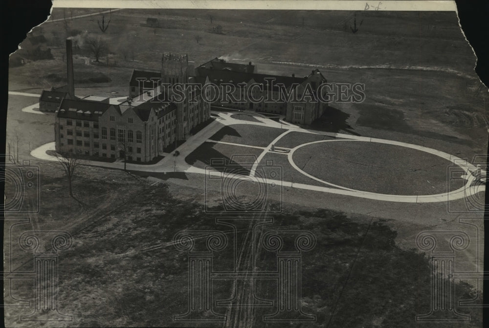 1930 Press Photo Aerial view of Mount Mary College - mjz03824- Historic Images