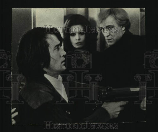 1977 Press Photo Sheen, Loren & Harris in a scene from "The Cassandra Crossing"- Historic Images