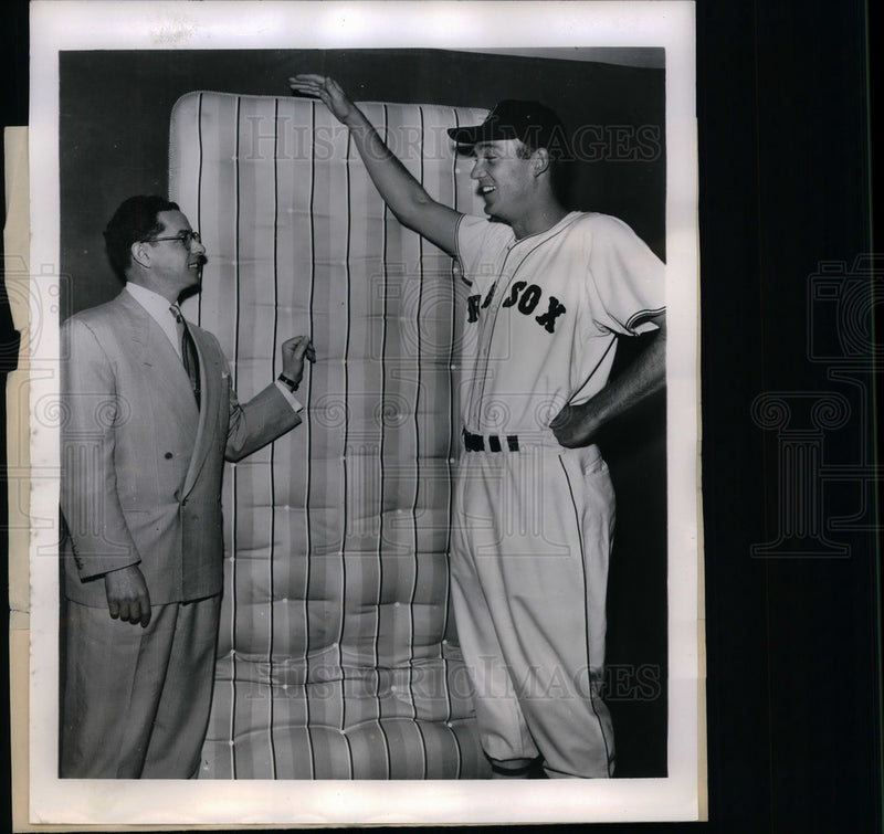 Load image into Gallery viewer, 1954 Press Photo Boston Red Sox Frank Sullivan
