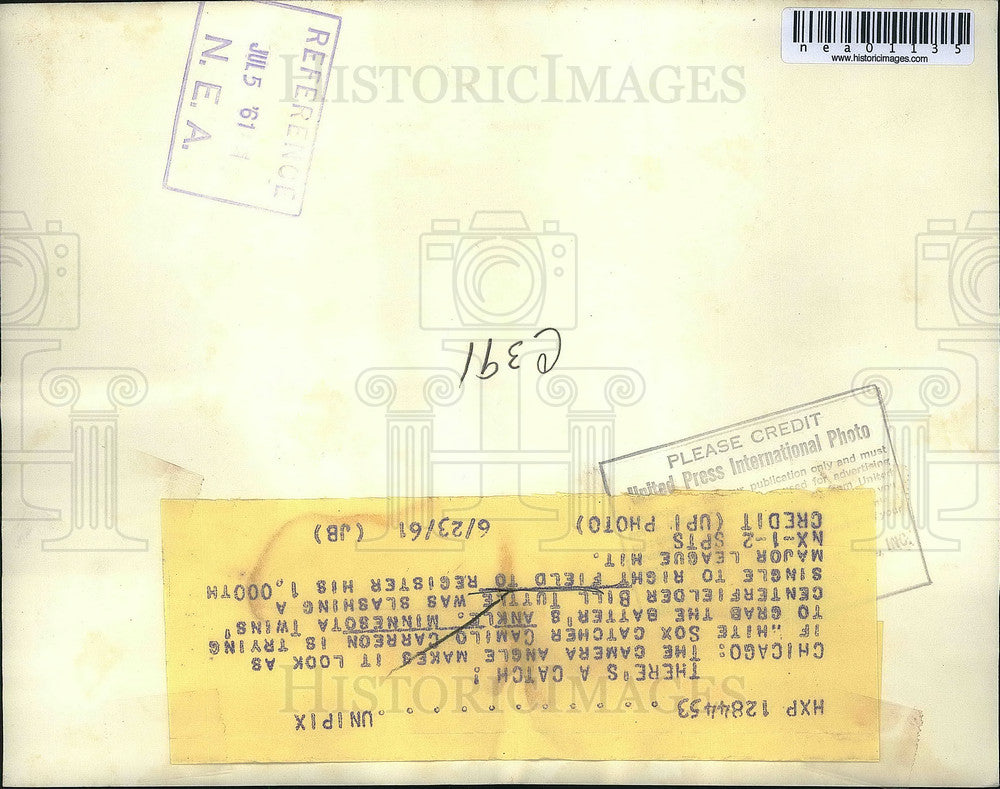 1961 Press Photo Camilo Carreon of White Sox, Bill Tuttle of Minnesota Twins