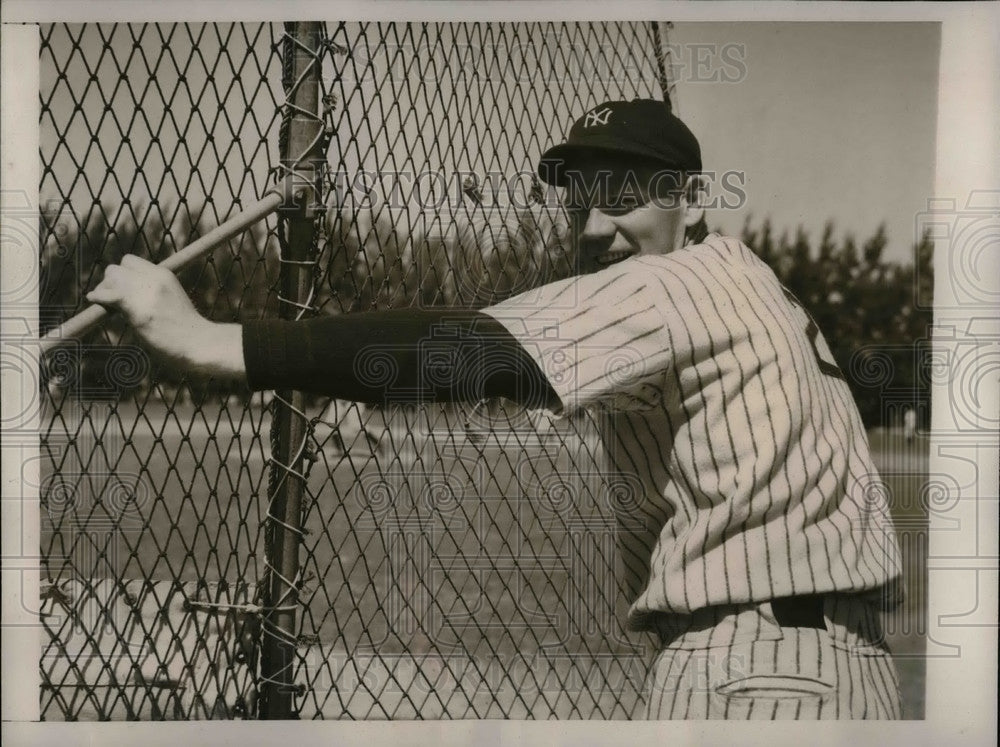 1941 Press Photo Robert Rollee Third Baseman for New York Yankees