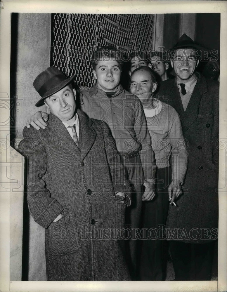 1942 Press Photo Anti Dodger Nick Pelly Yankkes Stadium - nea02175