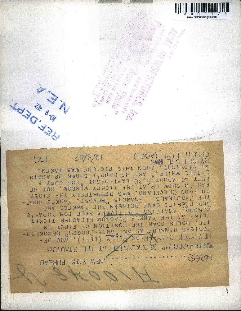 1942 Press Photo Anti Dodger Nick Pelly Yankkes Stadium - nea02175