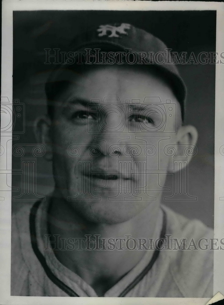 1942 Press Photo James Maynard, New York Giants outfielder, at spring training