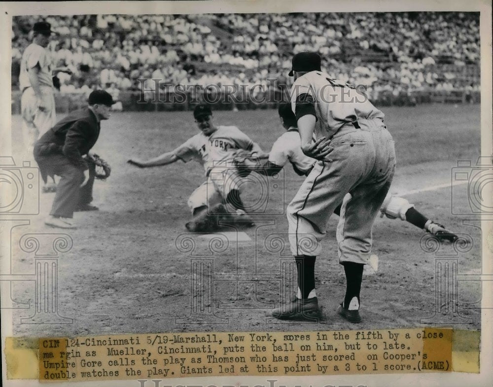 1948 Press Photo N,Y, Giants scores by close margin as Cincinnati put the ball.