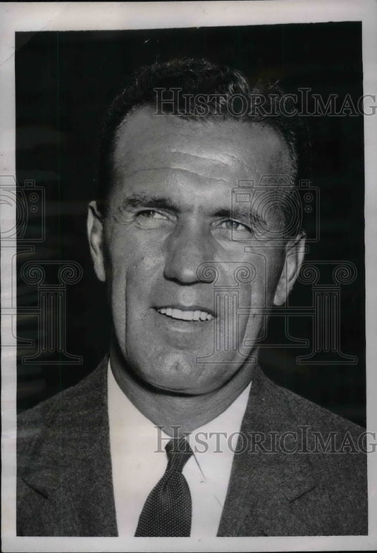 1938 Press Photo Villanova football coach, Maurice (Clipper) Smith - nea07970