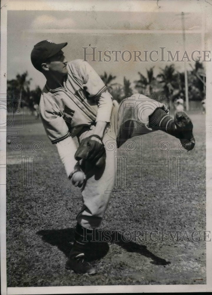 1941 Press Photo Robert Bob Bowman Pitcher St Louis Cardinals Spring Training
