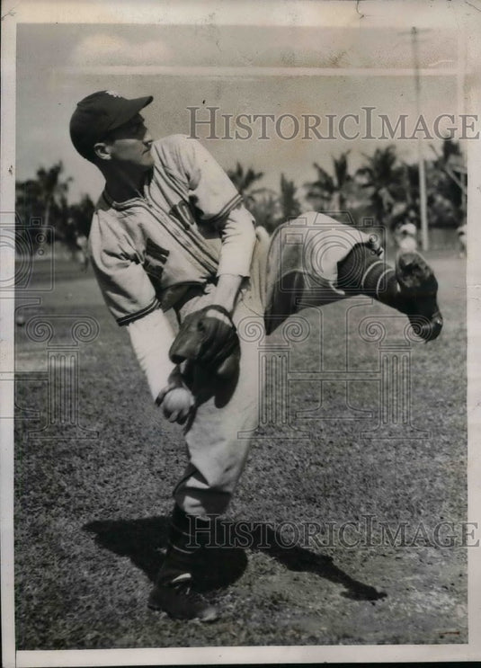 1941 Press Photo Robert Bob Bowman Pitcher St Louis Cardinals Spring Training