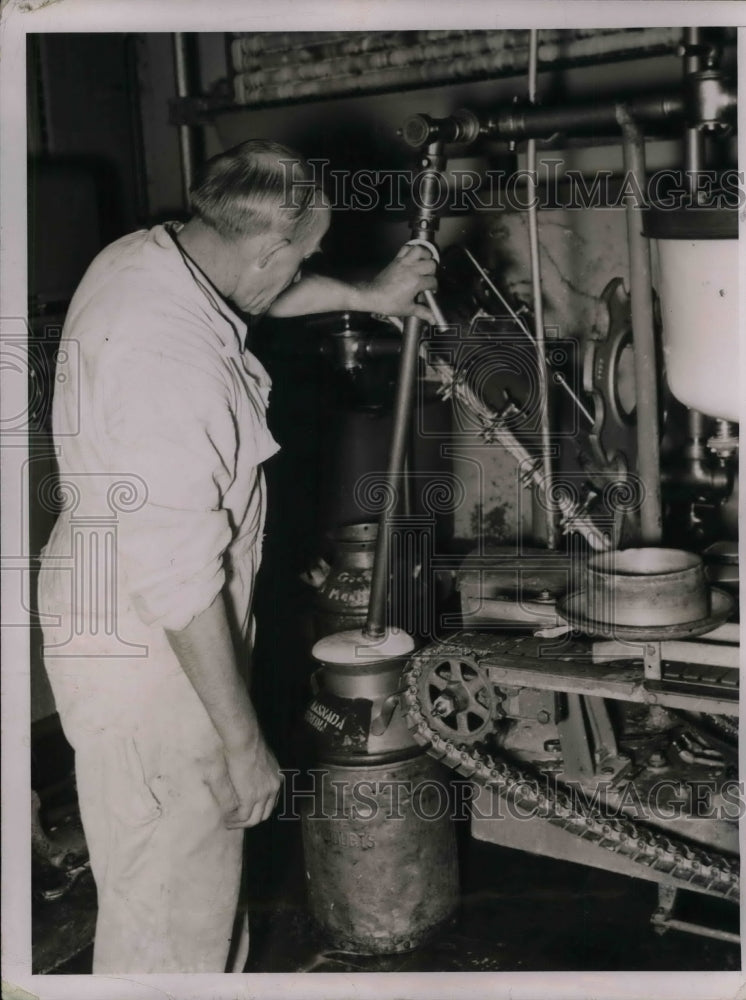 1936 Press Photo Private plant of Milk in Berkley California. - nea10798