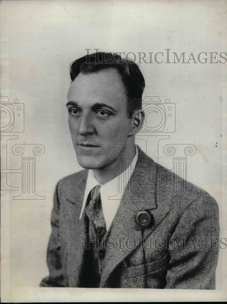 1931 Press Photo Small Microphone attatched to lapel - nea15454