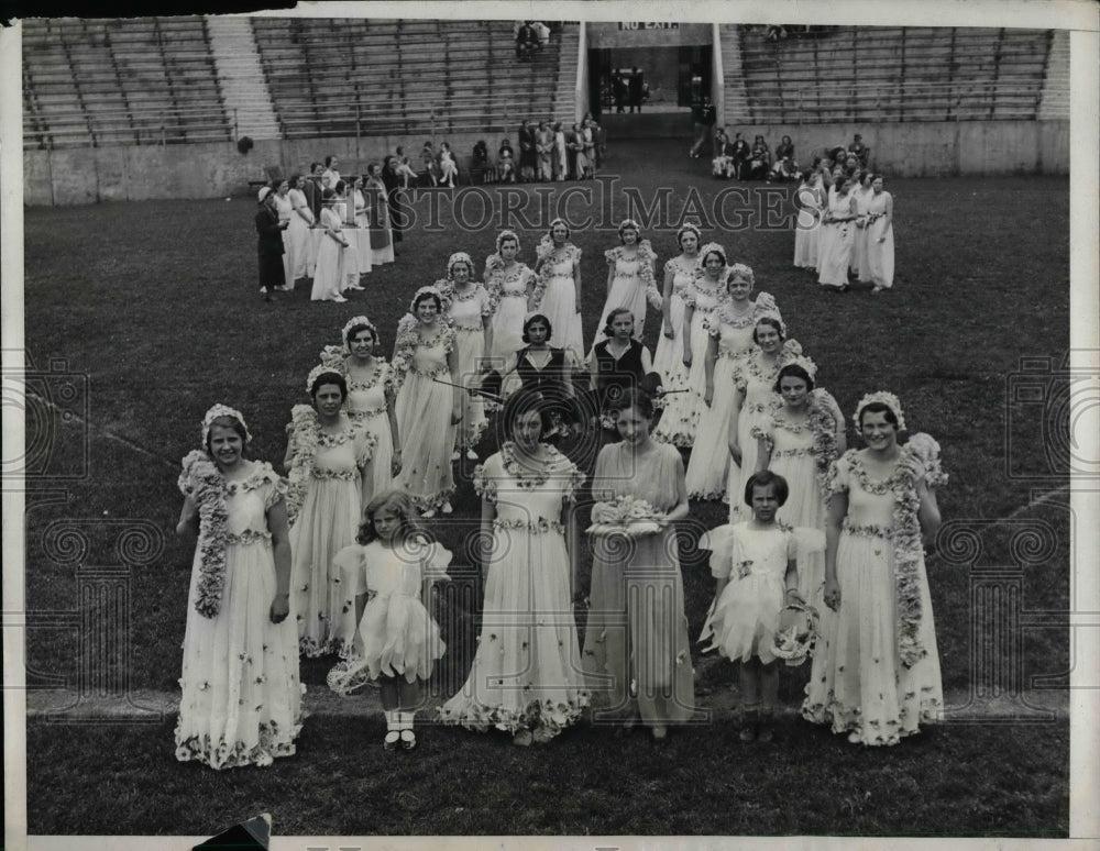 1932 Press Photo Temple Univ.. D Becker, D Caldwell at May Day Fete - nea15772
