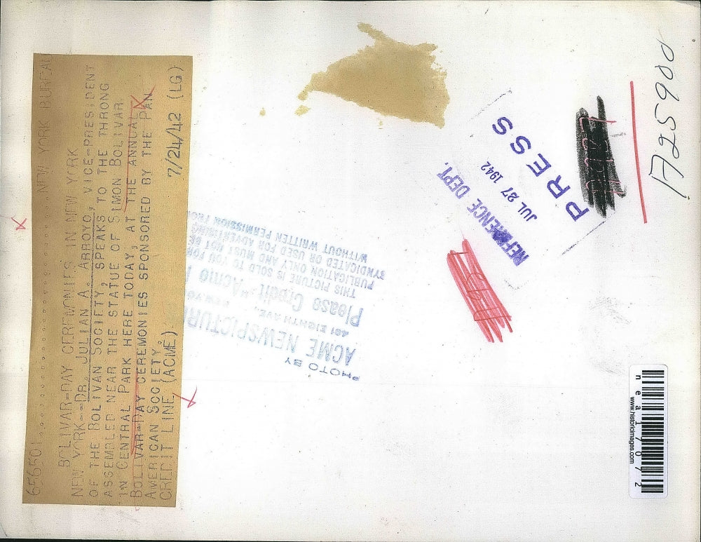 1942 Press Photo Julian Arroyo, VP of Bolivian Society, speaking at Central Park