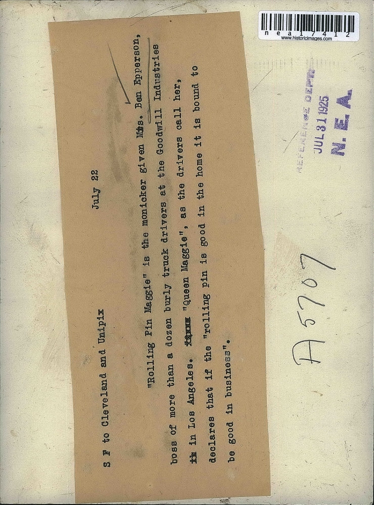 1925 Press Photo Mrs Ben Epperson & Goodwill driver in L.a> Calif. - nea17412