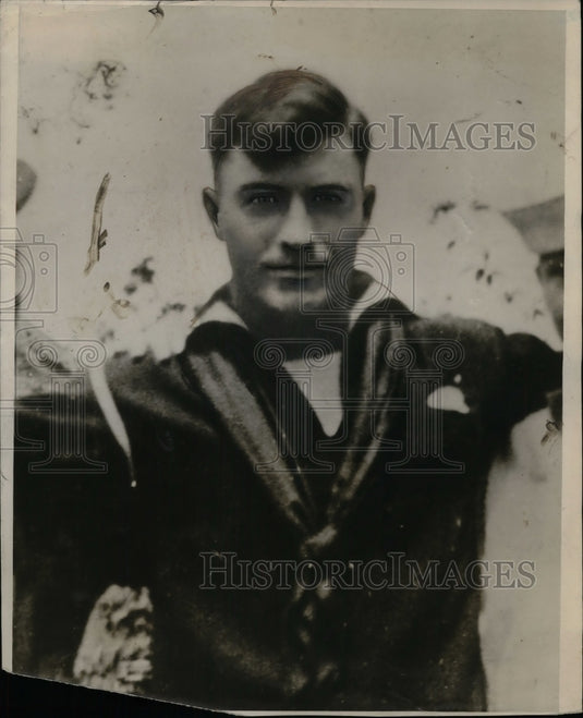 Press Photo Military Man in Navy uniform - nea19822