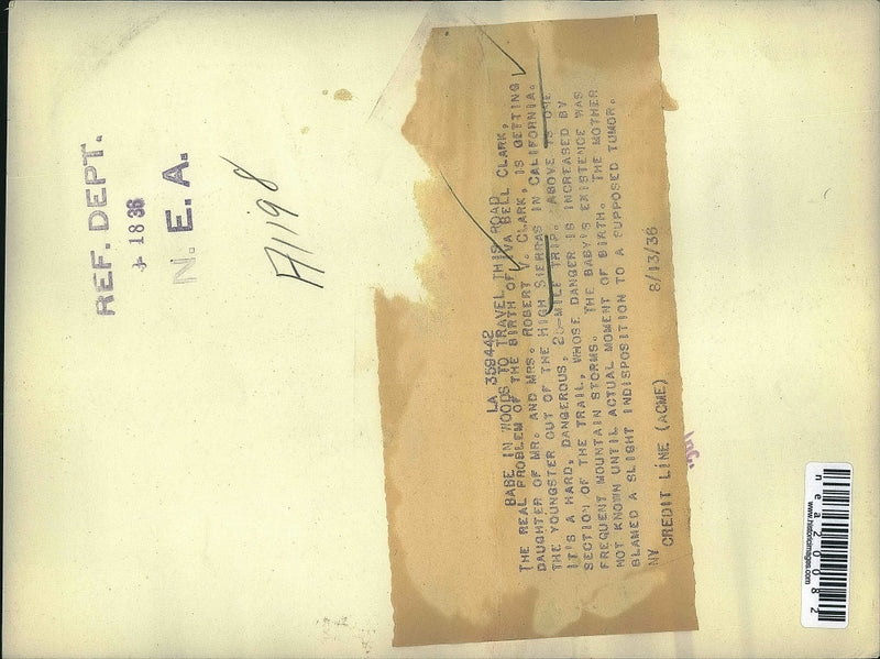 Load image into Gallery viewer, 1936 Press Photo Rescue of newborn baby in High Sierras in California
