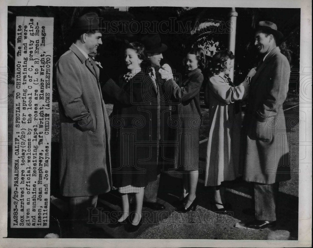 1948 Press Photo White Sox at training, T Wright & girls Humphreys,Robinson