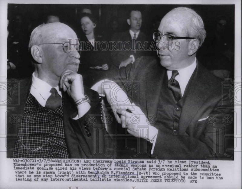 Load image into Gallery viewer, 1956 Press Photo AEC Chairman Louis Strauss &amp; Senator Ralph Flanders - nea22409
