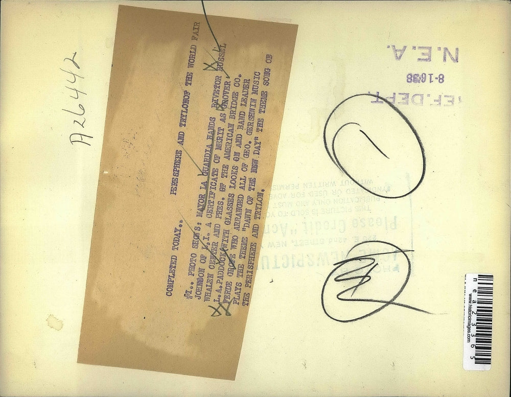 1938 Press Photo Mayor La Guardia & Rivetor Russel Johnson Certificate of Merit