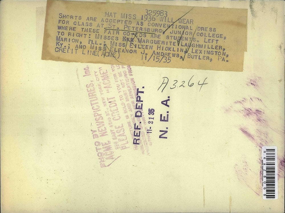 1935 Press Photo Co-ed students Marguerite Laughmiller, Eileen Hickling and