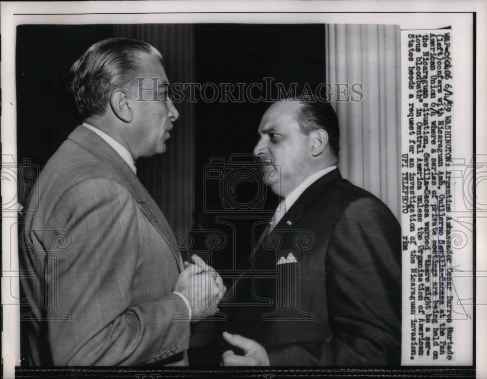 1959 Press Photo Argentine Amb Cesar B Hurtado & Nicaraguan G S Sacass
