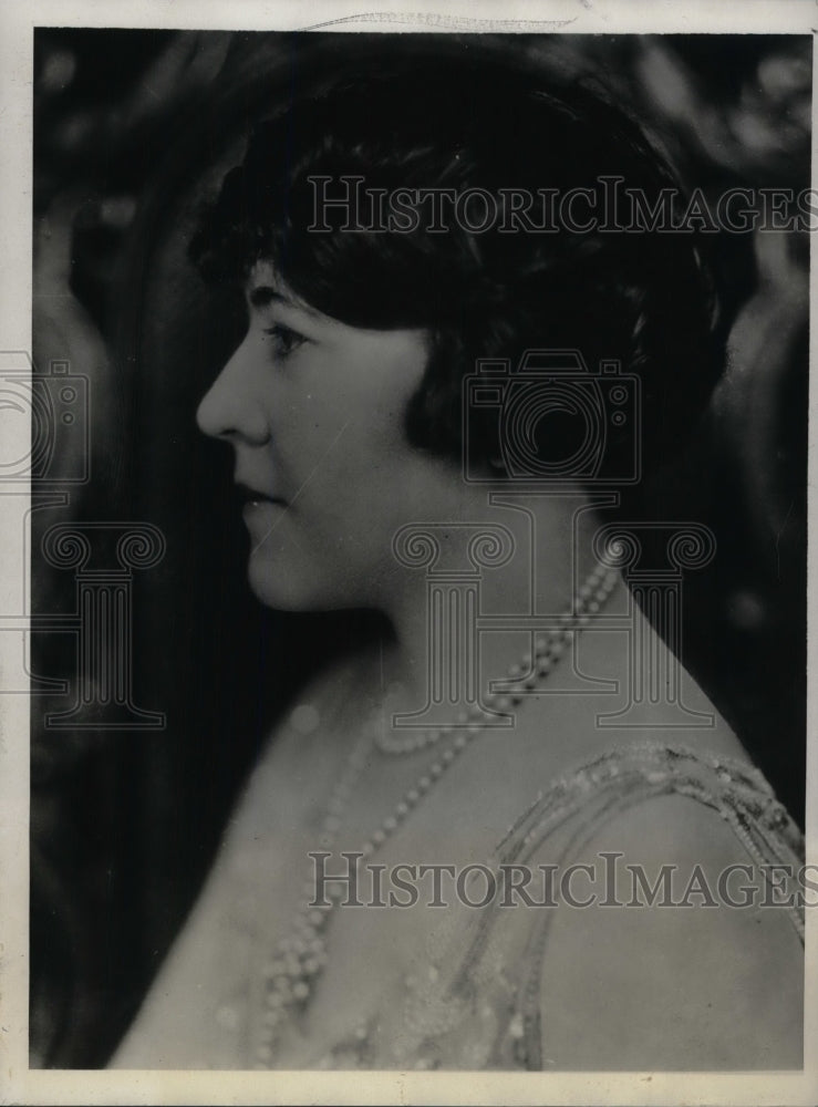 1930 Press Photo Mrs. George Harrison Phelps to be presented to King George- Historic Images