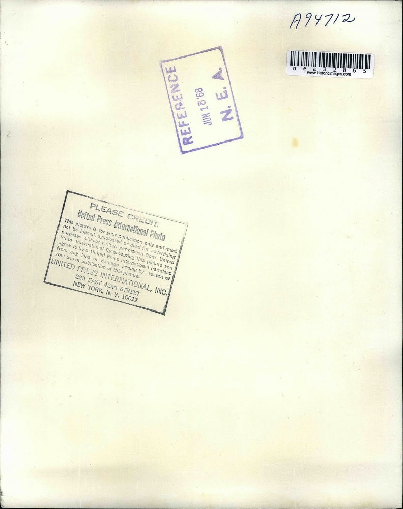 1968 Press Photo Four Convicts Release Hostages After Siege - nea32865