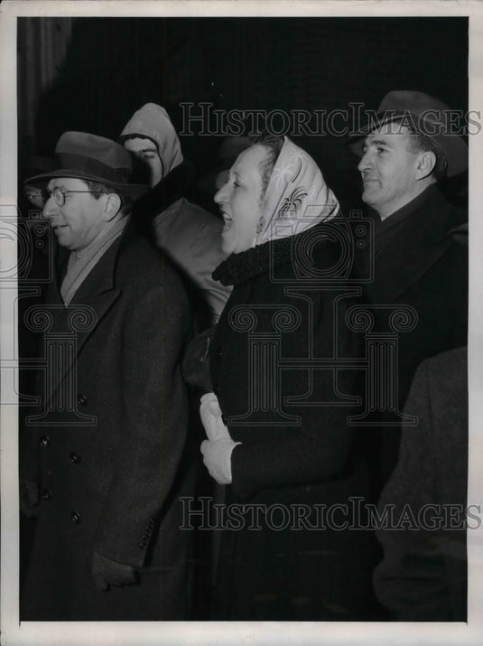 1946 Press Photo Woman Striker of American Communications Association