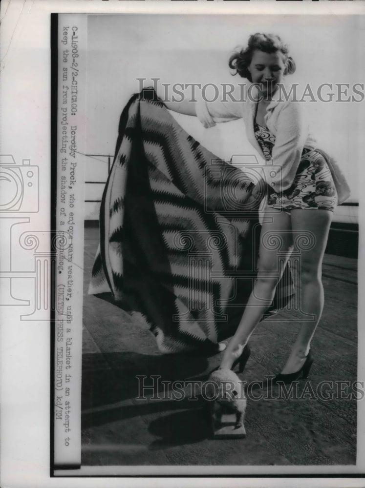 1952 Press Photo Dorothy Prock Enjoying Warm Weather - nea33157