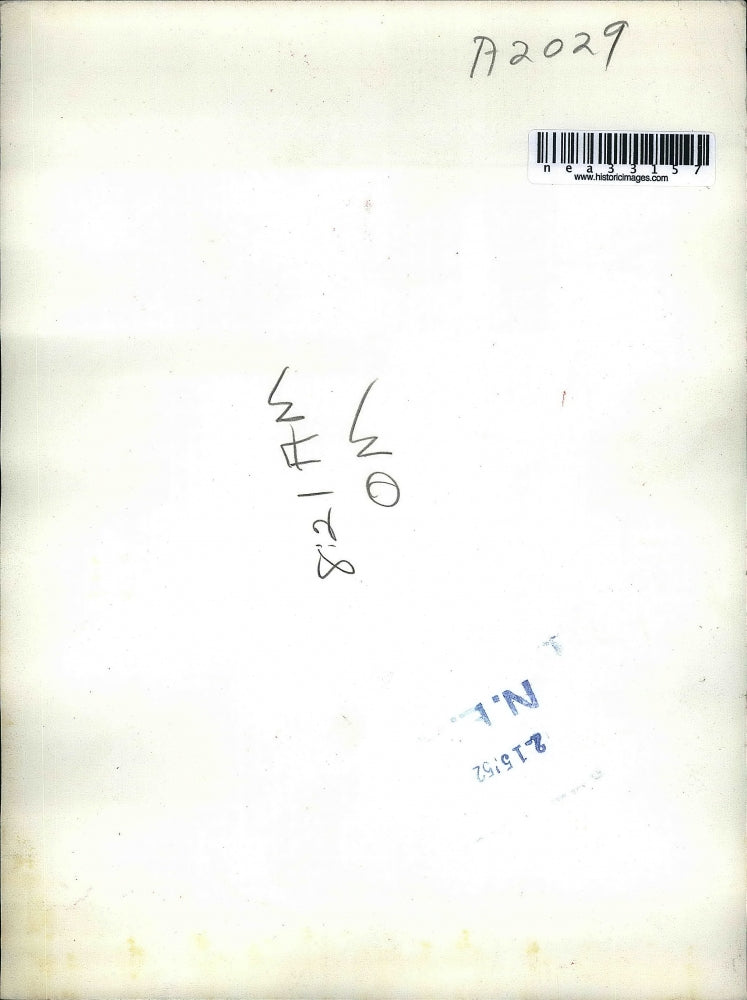 1952 Press Photo Dorothy Prock Enjoying Warm Weather - nea33157