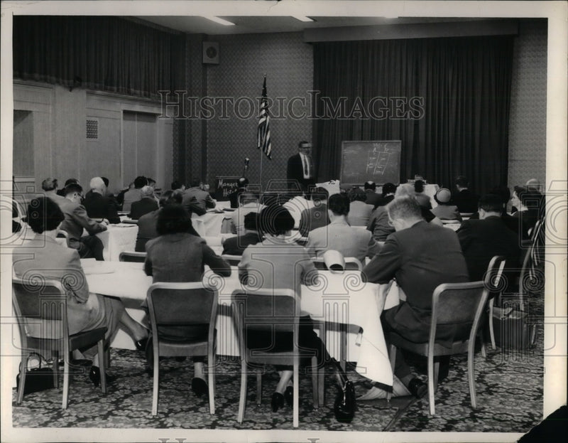 Load image into Gallery viewer, 1955 Press Photo CPA Attend School Income Tax at Hotel - nea33423
