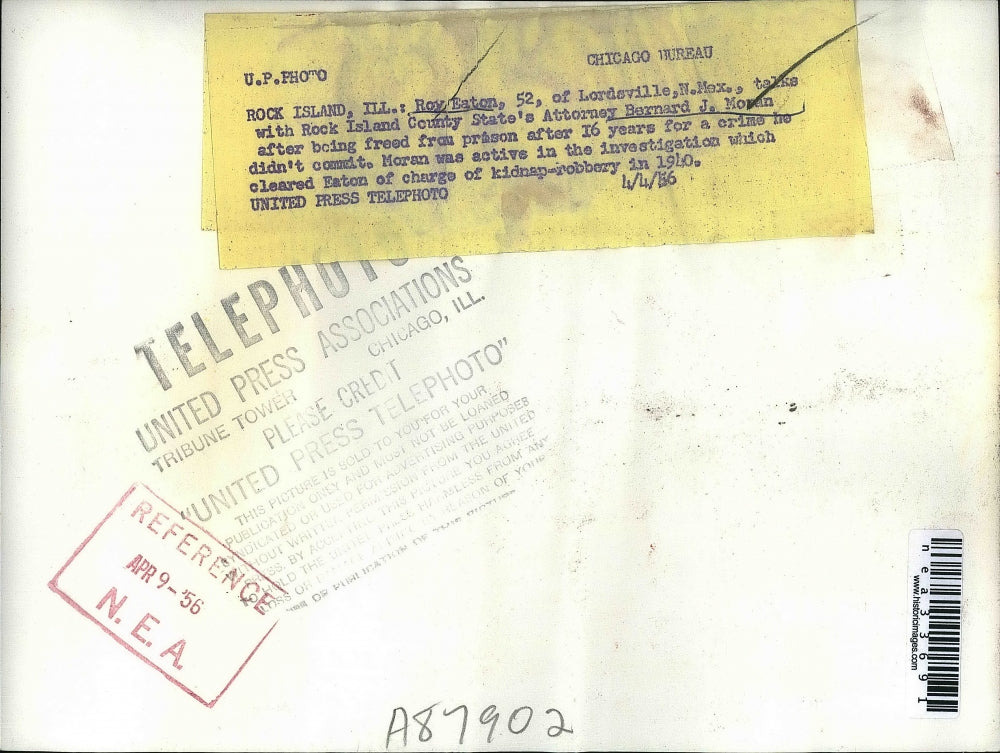 1946 Press Photo Roy Eaton Talks With States Atty Bernard Moran - nea33691