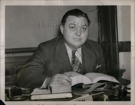 1938 Press Photo Charles Edward Earnhardt, youthful GA director of LWOC who