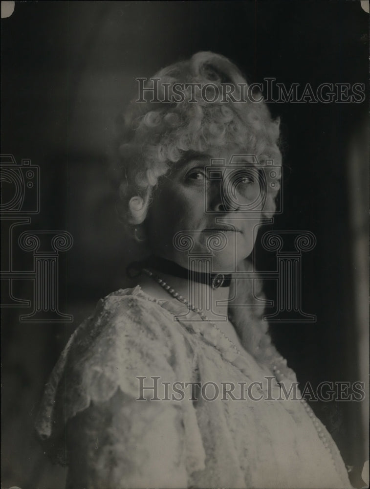 1921 Press Photo Mrs.W.W. Richardon in character of Martha Washington.