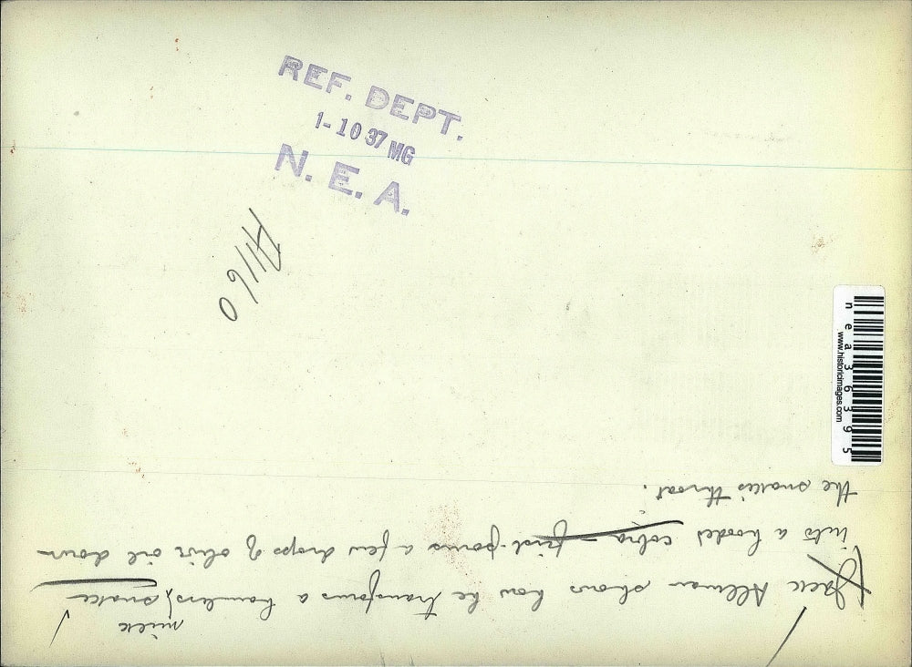 1937 Press Photo Jack Allman Demonstrates Transforming Snake with Olive Oil