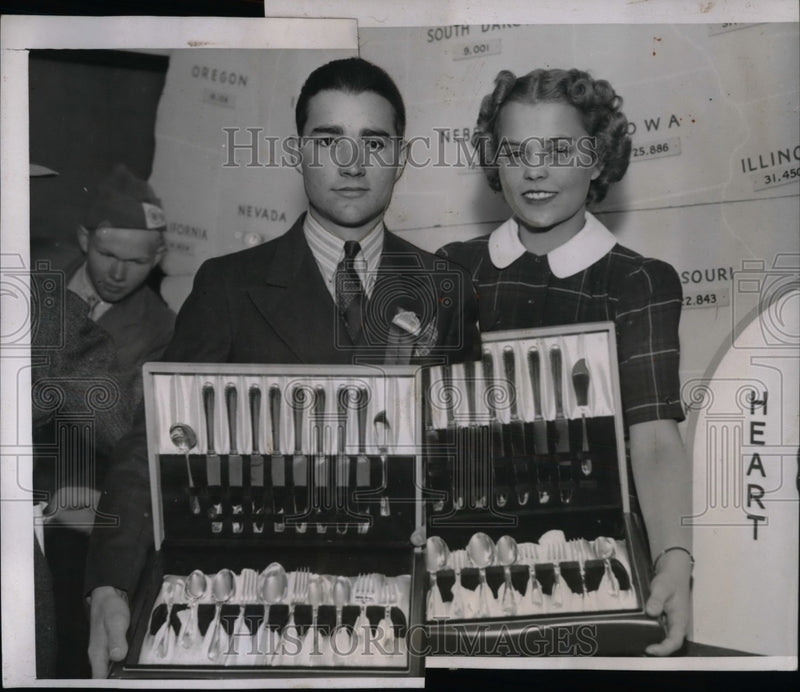 Load image into Gallery viewer, 1938 Press Photo Lloyd Hawkins &amp; Katherine Sireas 4H Achievement Champions
