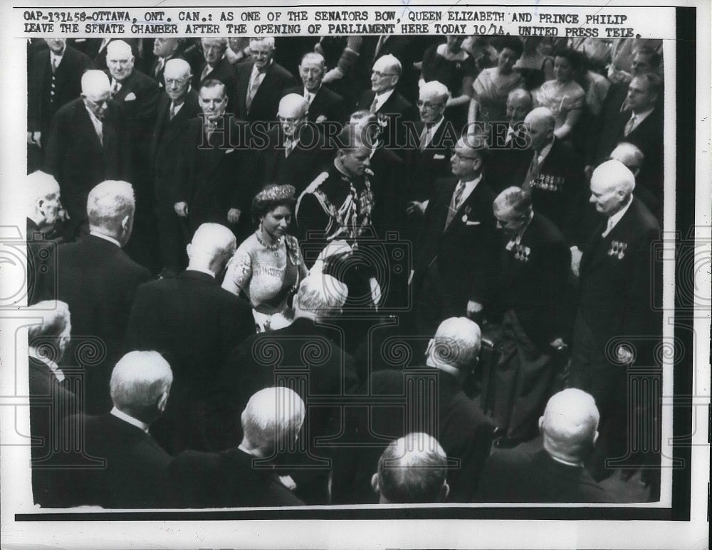 1957 Press Photo Queen Elizabeth and Prince Phillip leave Senate in Canada.- Historic Images