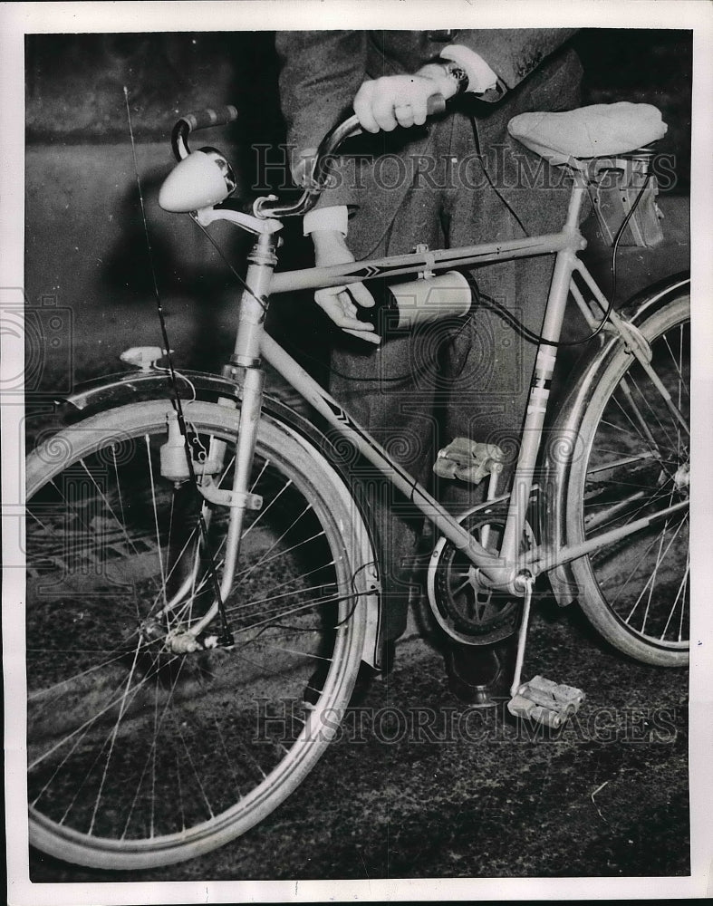 1954 Press Photo Bicycle Displaying Radio Attached To Bike Frame - nea41437
