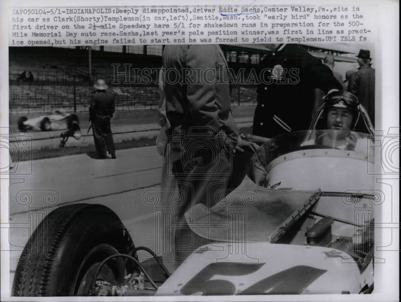 Load image into Gallery viewer, 1961 Press Photo Driver Eddie Sachs, Clark Templeman, at Indianapolis 500
