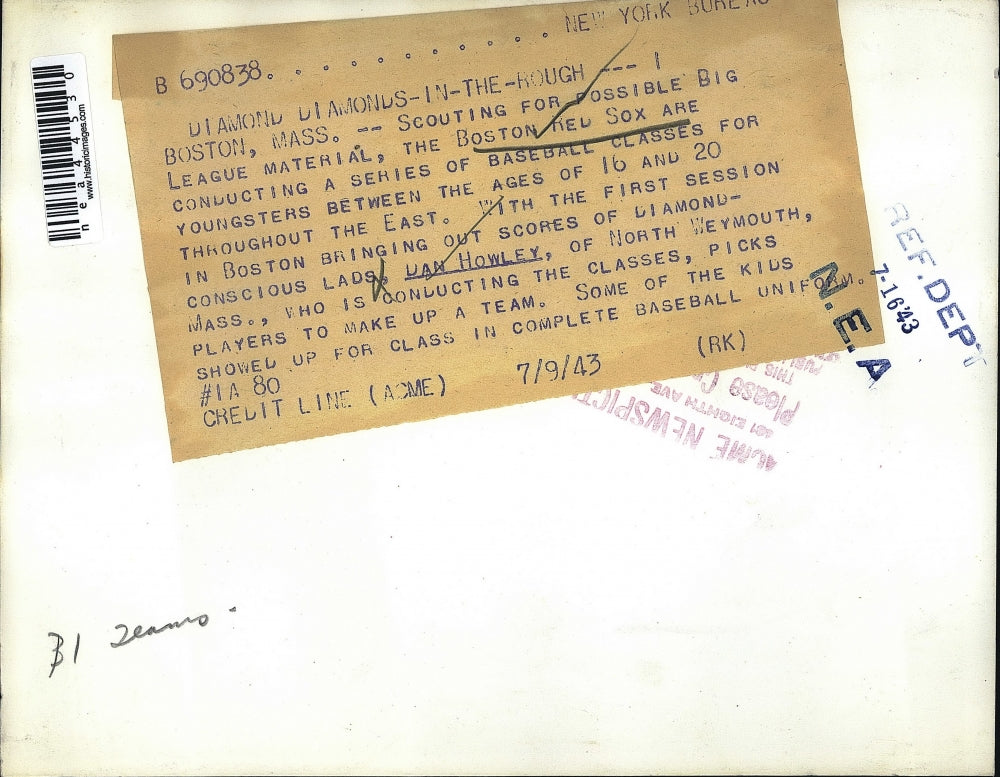 1943 Press Photo The Boston Red socks with Dan Howley