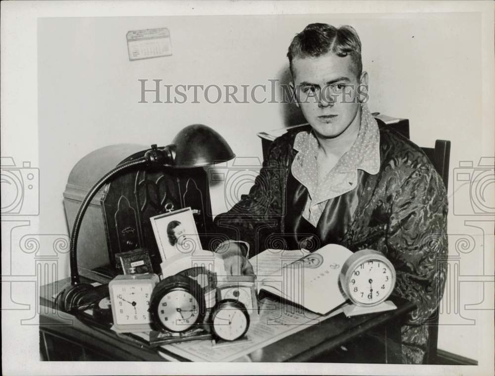 1937 Press Photo Emory Univ. student Bill King, sets alarms to help him study- Historic Images