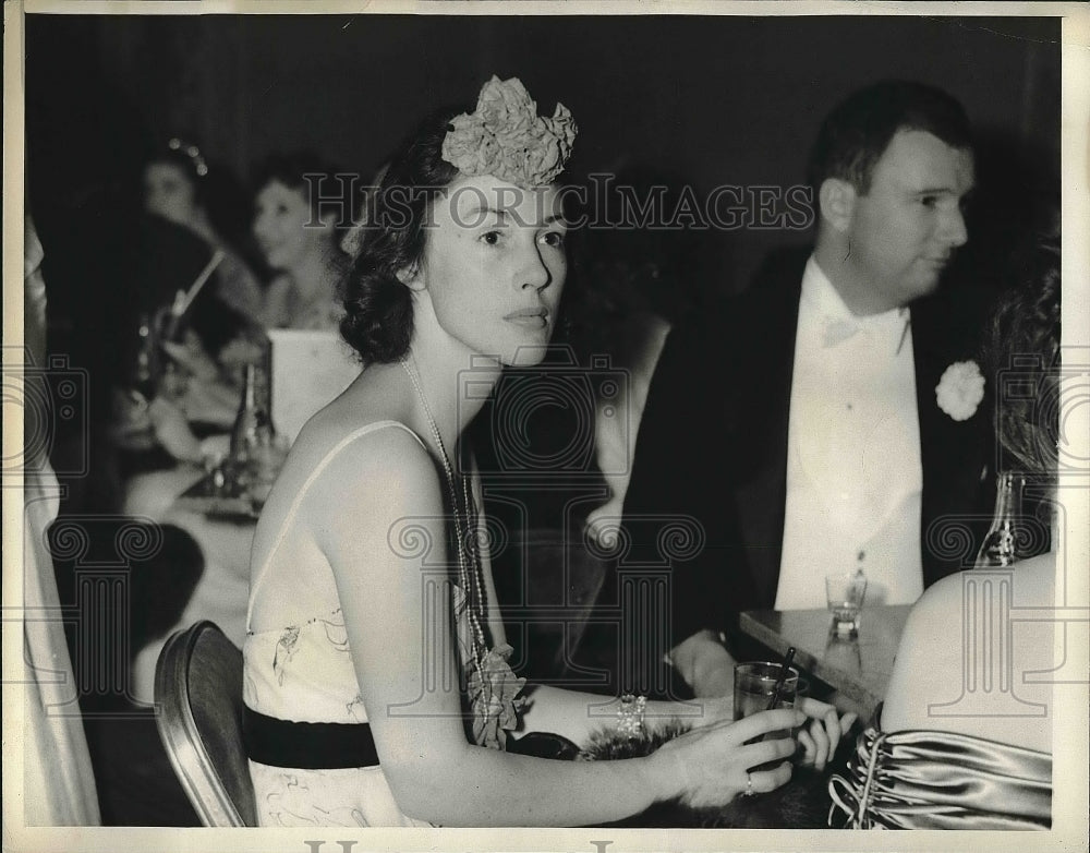 1938 Press Photo Mrs JE Parsons at society function- Historic Images