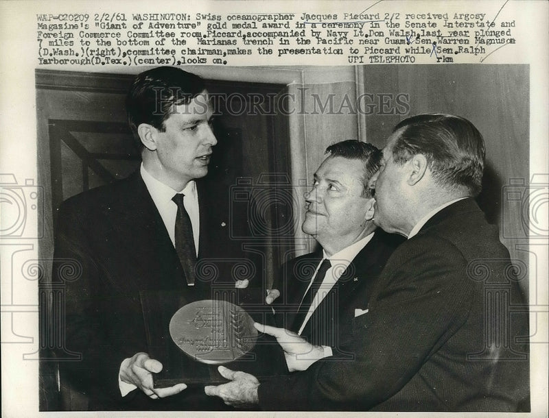 Load image into Gallery viewer, 1961 Press Photo Oceanogrtapher Jacques Piccard,Lt D Walsh,SenMagnuson

