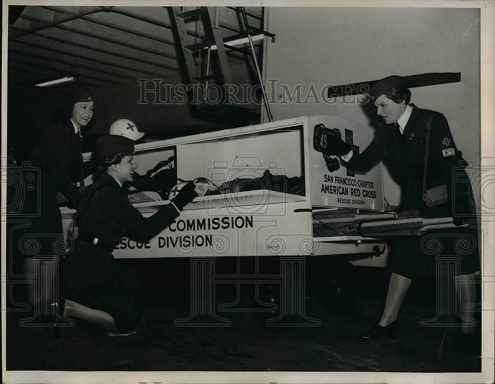 1941 Press Photo Rescue trailer for Red Cross.. Hone, Conway,Oliver