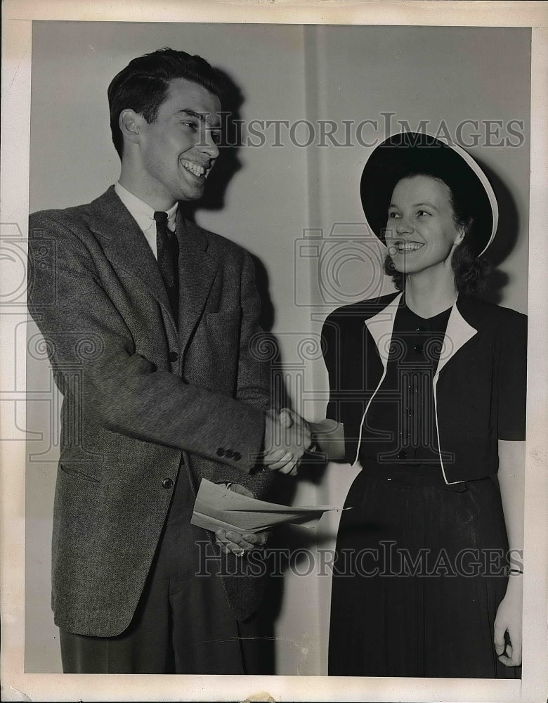 1940 Press Photo Ross Schlabach &amp; Nona P Baldwin Studying Abroad- Historic Images