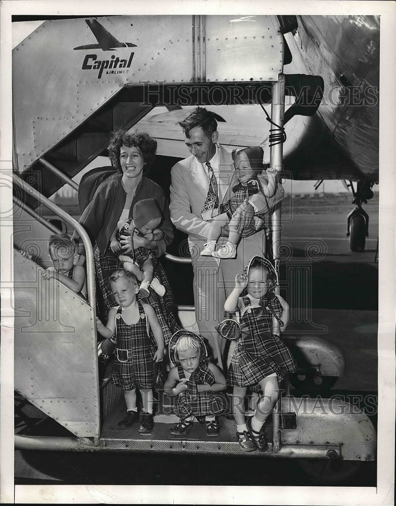 1949 Press Photo Margaret K. Summers Former WAC With Husband Charles & Children