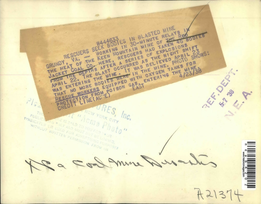 1938 Press Photo Working in relays after a explosion in the hear of the summer.